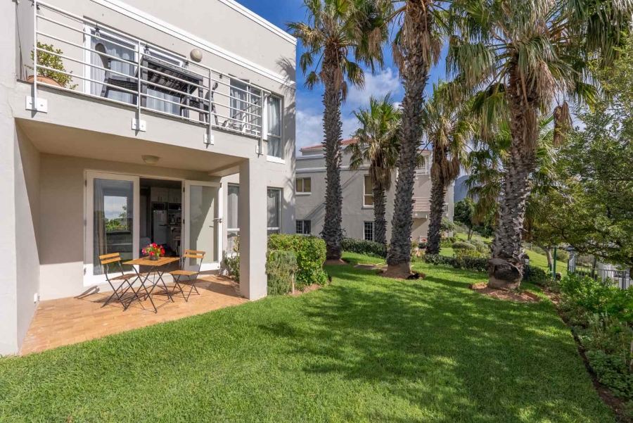 1 Bedroom Property for Sale in Vredehoek Western Cape